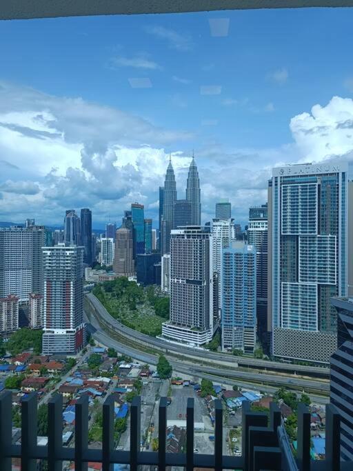 Апартаменты Cl 29A Insta Klcc View & Infinity Pool Куала-Лумпур Экстерьер фото